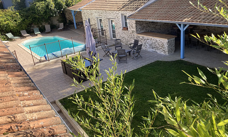 Vue extérieure du Gîte O Pool Nort, gîte de charme à Nort Sur Erdre